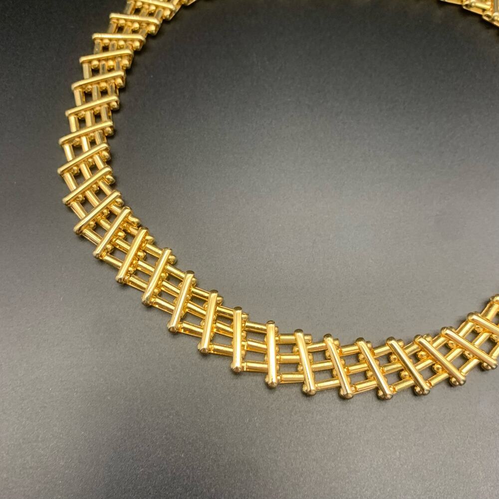 Vintage Gold Tone Gate Link Necklace - Picture 9 of 13